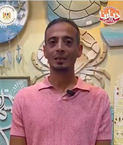 أسامة أحمد،مدير مصنع عبير ماهر Gallery، بيقدم مجموعة مميزة من الديكورات والإكسسوارات الخشبية المصنوعة يدويًا، بتصميمات مستوحاة من التراث المصري.